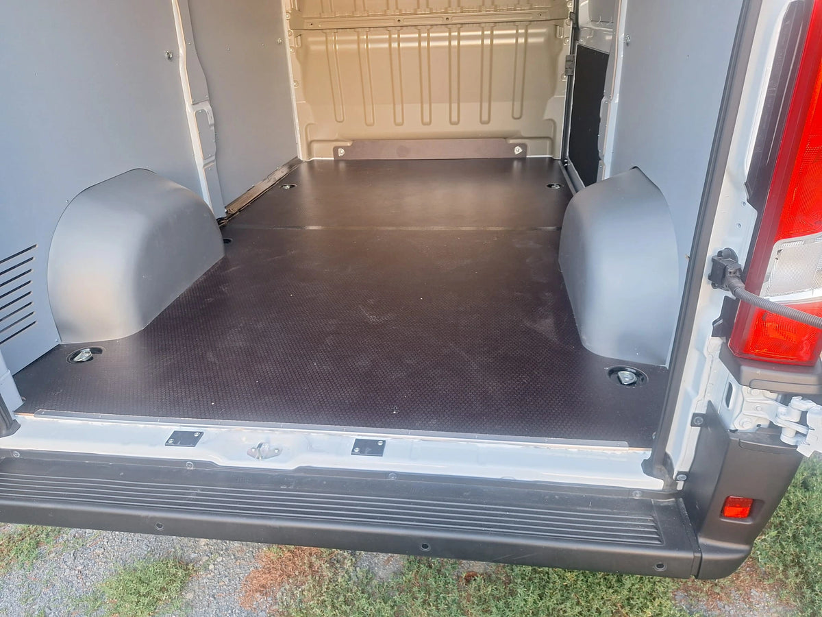 Protuklizna podna obloga Peugeot Boxer 2006>(L4), 1 KLIZNA VRATA